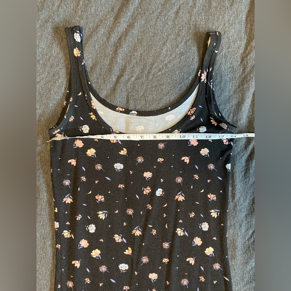 Black Floral Bodycon Dress - Picture 4 of 4